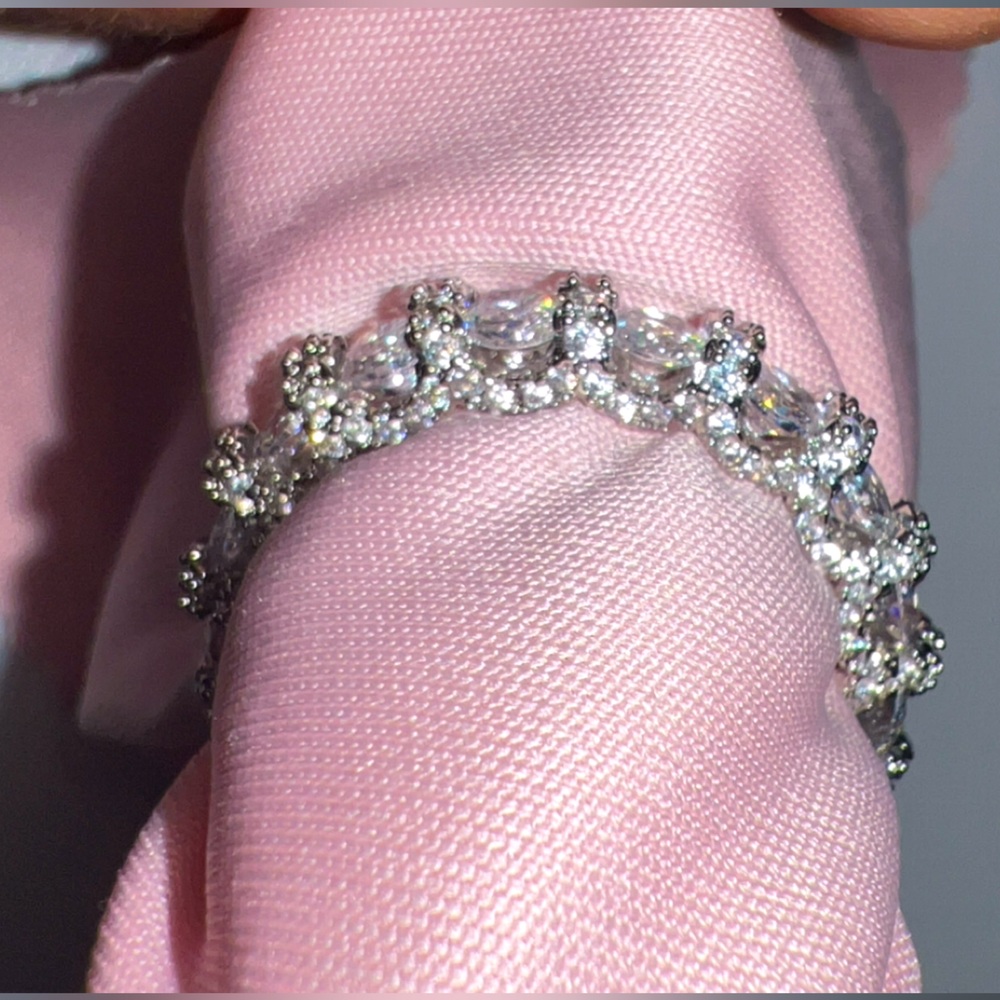 Halo diamond ring
